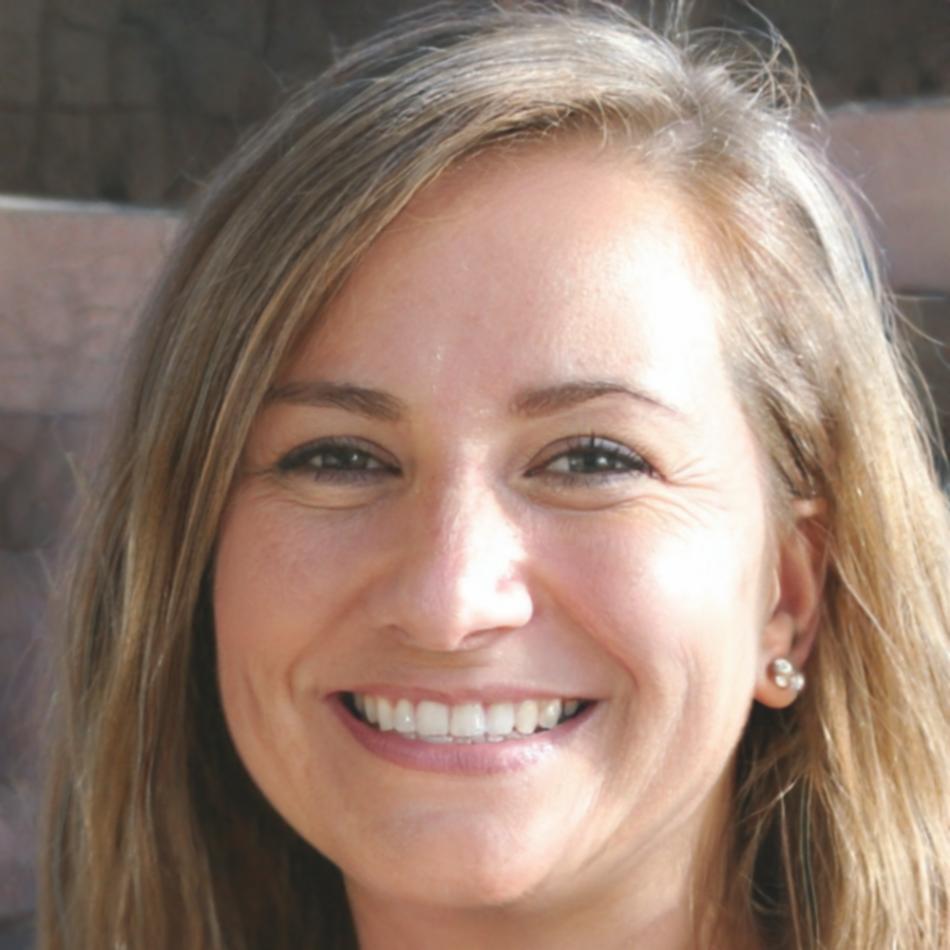 Portrait of Rhiannon Devereux